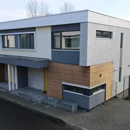 Mohost Nook - Exclusive 3-bedroom Mountain Βίλα