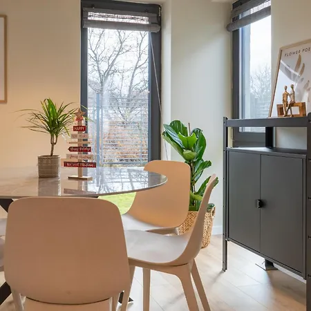 Mohost Nook - Exclusive 3-bedroom Mountain Βίλα